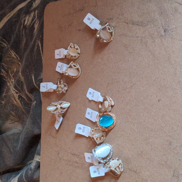 Bundle lot of assorted Jewelry Rings 10 Pieces Size 6,7,8 - Picture 11 of 11